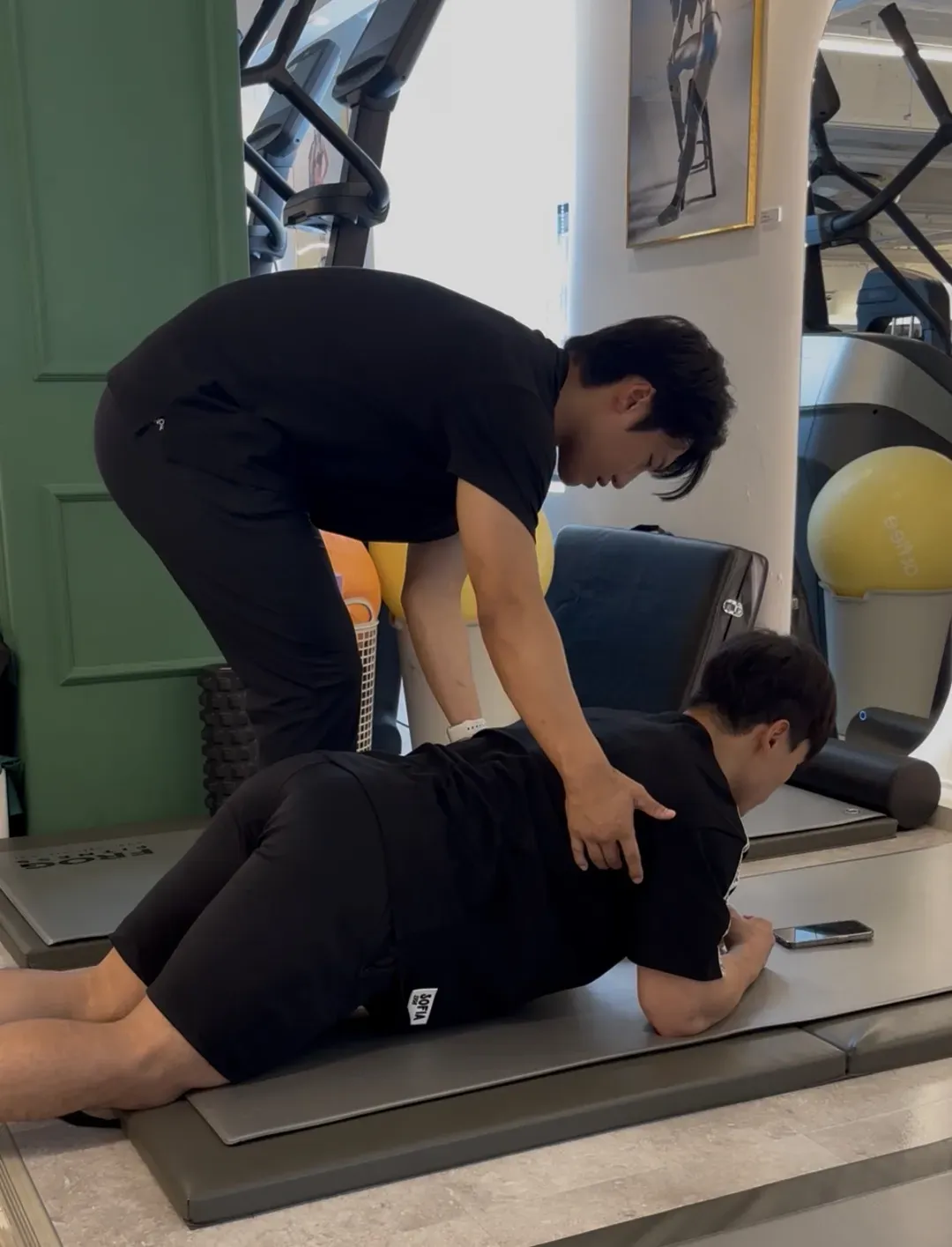 https://gcdn.gymwork.pro/assets/static/production/image/image-1080p-1dcc810a-0d3f-44bf-931c-8957aacee12e.webp