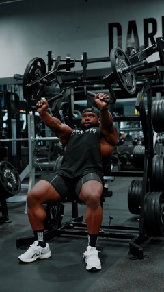 Incline Chest Press Machine